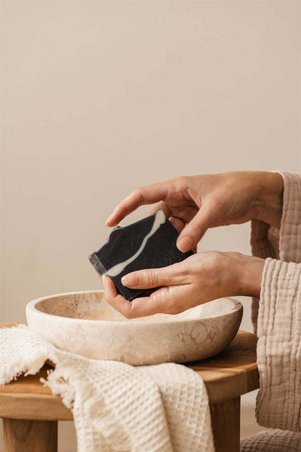 BLACK BEAUTY | natural face cleansing bar | purifying